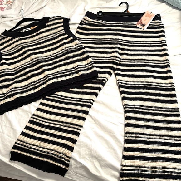 Knit Futures Collective from Target size L - Picture 1 of 5